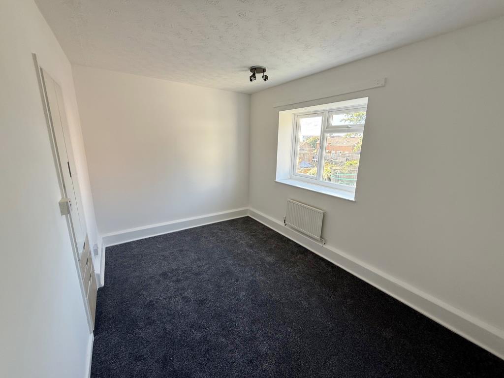 Lot: 158 - HOUSE FOR INVESTMENT - second bedroom to the front